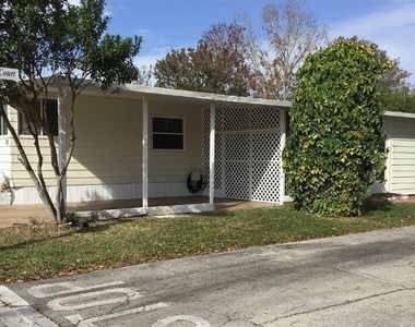 340 Windsor Drive - Photo Thumbnail 2