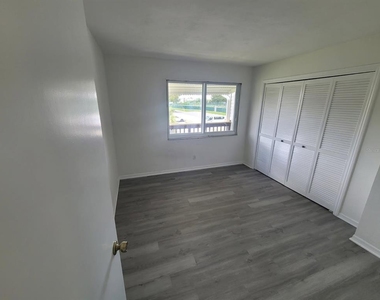 22481 Westchester Boulevard - Photo Thumbnail 10