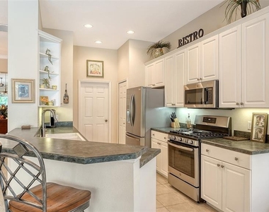 6909 Lennox Place - Photo Thumbnail 11