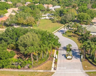 6909 Lennox Place - Photo Thumbnail 36