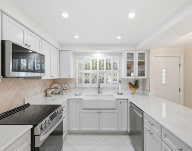 957 Spanish Drive N - Photo Thumbnail 7