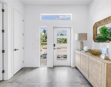 2314 Floyd Street - Photo Thumbnail 2