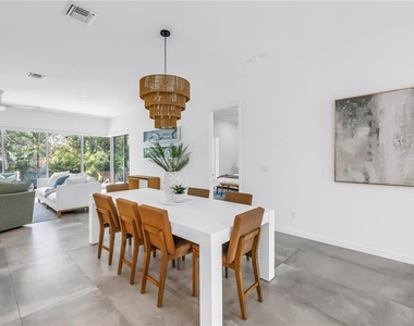 2314 Floyd Street - Photo Thumbnail 8