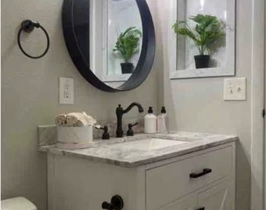 615 S Royal Crest Circle - Photo Thumbnail 10