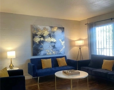 615 S Royal Crest Circle - Photo Thumbnail 3