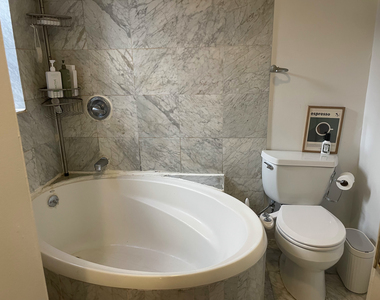 8 Rivington Street - Photo Thumbnail 3
