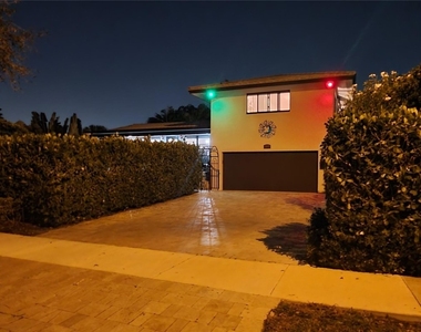 2009 Admirals Way - Photo Thumbnail 1