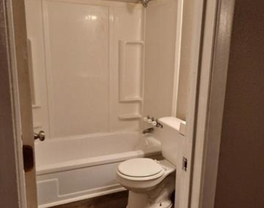 109 Mimosa Street - Photo Thumbnail 3