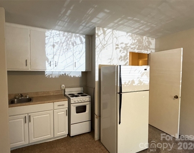 2126 E 7th Street - Photo Thumbnail 3
