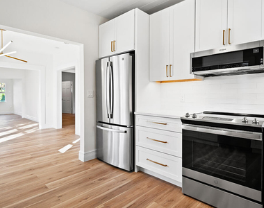 436 51st Street - Photo Thumbnail 8