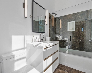 100 Regents Park Road - Photo Thumbnail 16