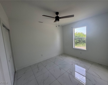 727 Gordon Avenue S - Photo Thumbnail 4
