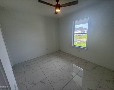 727 Gordon Avenue S - Photo Thumbnail 6