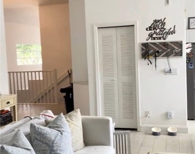 7114 Wild Forest Court - Photo Thumbnail 4