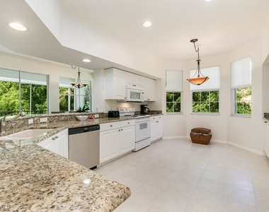 9021 Las Maderas Drive - Photo Thumbnail 7