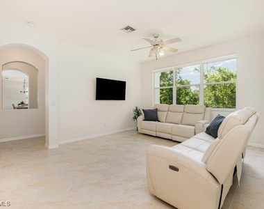 9021 Las Maderas Drive - Photo Thumbnail 2