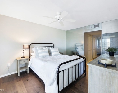 5501 Heron Point Drive - Photo Thumbnail 11