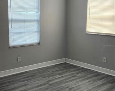 205 W Amelia Avenue - Photo Thumbnail 8