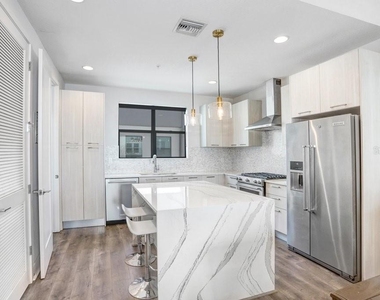 2511 N Grady Avenue - Photo Thumbnail 5