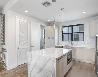 2511 N Grady Avenue - Photo Thumbnail 7