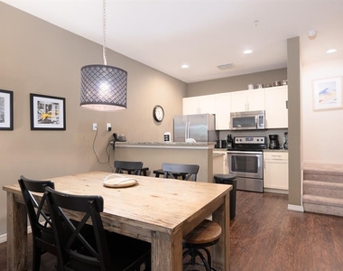 8964 Silver Place - Photo Thumbnail 8