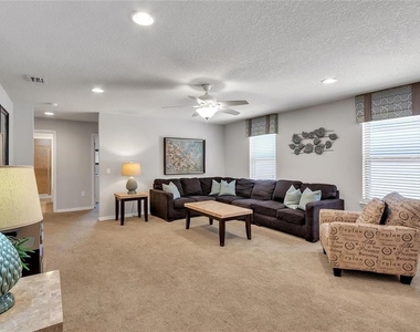 8916 Rhodes Street - Photo Thumbnail 9