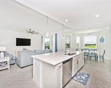 17565 Opal Sand Drive - Photo Thumbnail 12