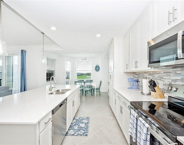 17565 Opal Sand Drive - Photo Thumbnail 9