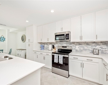 17565 Opal Sand Drive - Photo Thumbnail 7