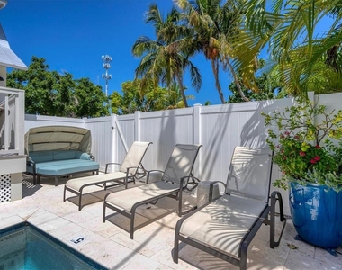 342 Palm Avenue - Photo Thumbnail 38