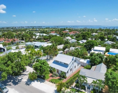 342 Palm Avenue - Photo Thumbnail 2