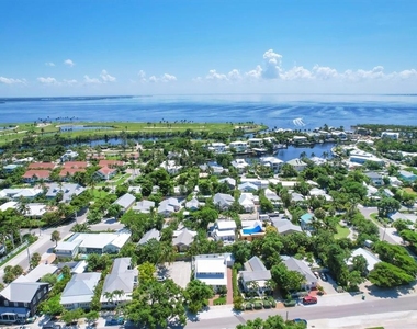342 Palm Avenue - Photo Thumbnail 3