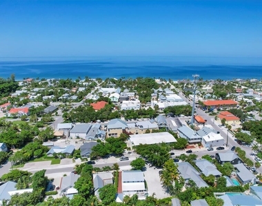 342 Palm Avenue - Photo Thumbnail 5