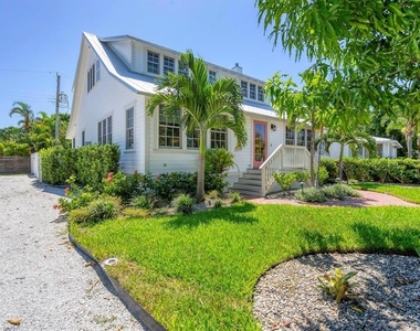 342 Palm Avenue - Photo Thumbnail 7
