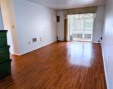 5908 17th Street W - Photo Thumbnail 3