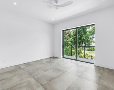 2065 Goldenrod Street - Photo Thumbnail 36