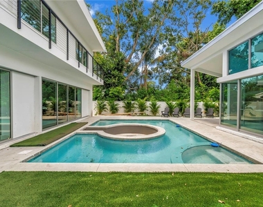 2065 Goldenrod Street - Photo Thumbnail 49