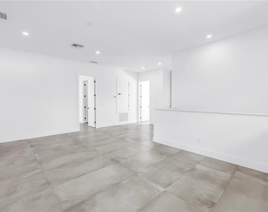 2065 Goldenrod Street - Photo Thumbnail 21