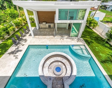 2065 Goldenrod Street - Photo Thumbnail 47