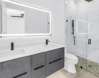 2065 Goldenrod Street - Photo Thumbnail 26