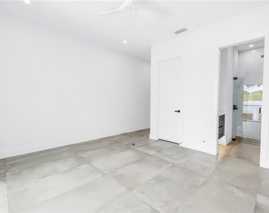 2065 Goldenrod Street - Photo Thumbnail 37
