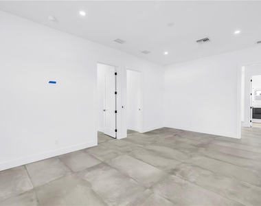 2065 Goldenrod Street - Photo Thumbnail 30