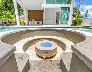 2065 Goldenrod Street - Photo Thumbnail 54