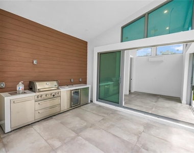 2065 Goldenrod Street - Photo Thumbnail 56