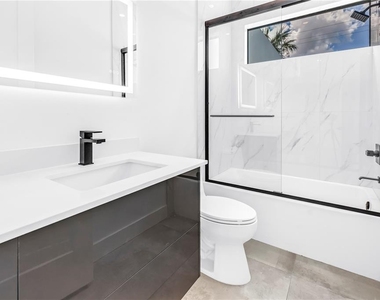 2065 Goldenrod Street - Photo Thumbnail 14