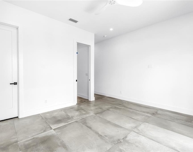 2065 Goldenrod Street - Photo Thumbnail 32
