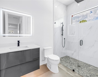 2065 Goldenrod Street - Photo Thumbnail 41