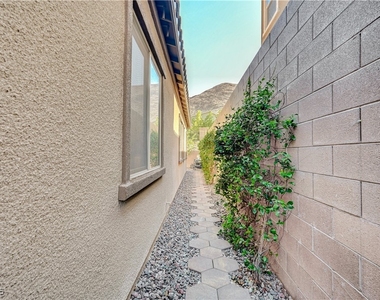 3943 Reyes Avenue - Photo Thumbnail 59