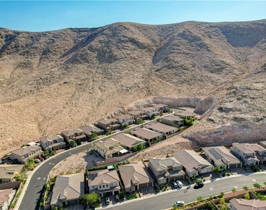 3943 Reyes Avenue - Photo Thumbnail 69