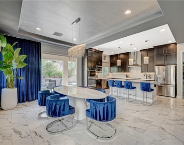 3943 Reyes Avenue - Photo Thumbnail 9